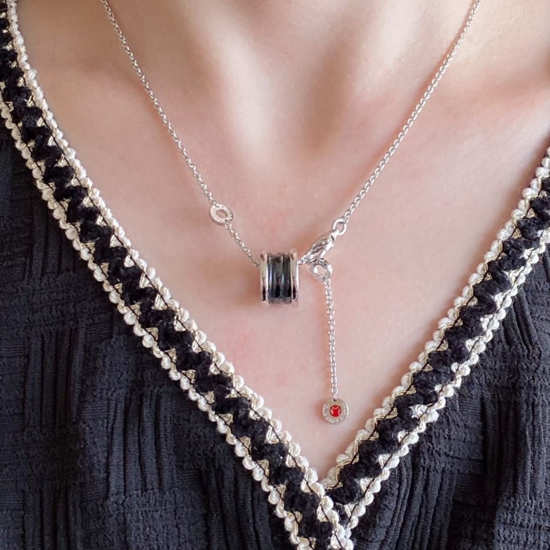 Bv1g*ai necklaces